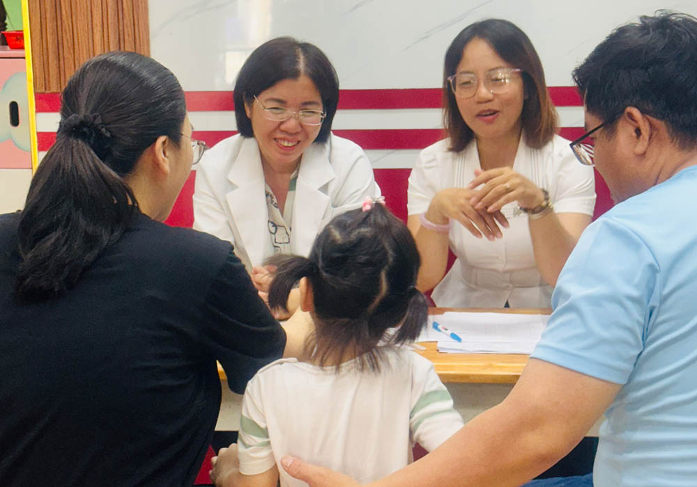 Nhung-nguyen-nhan-khien-cha-me-ngai-dua-con-di-kham-tam-ly